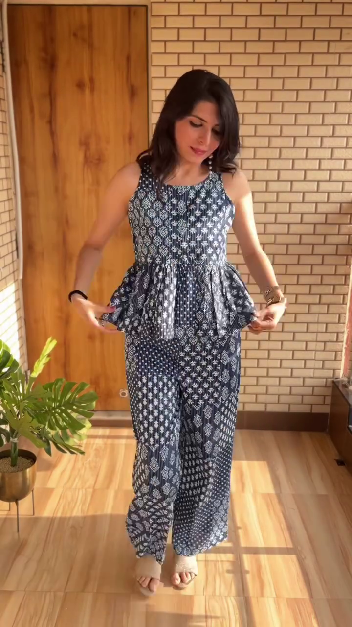 Square Neck Tunic and Sharara Set – Contemporary Ethnic Elegance