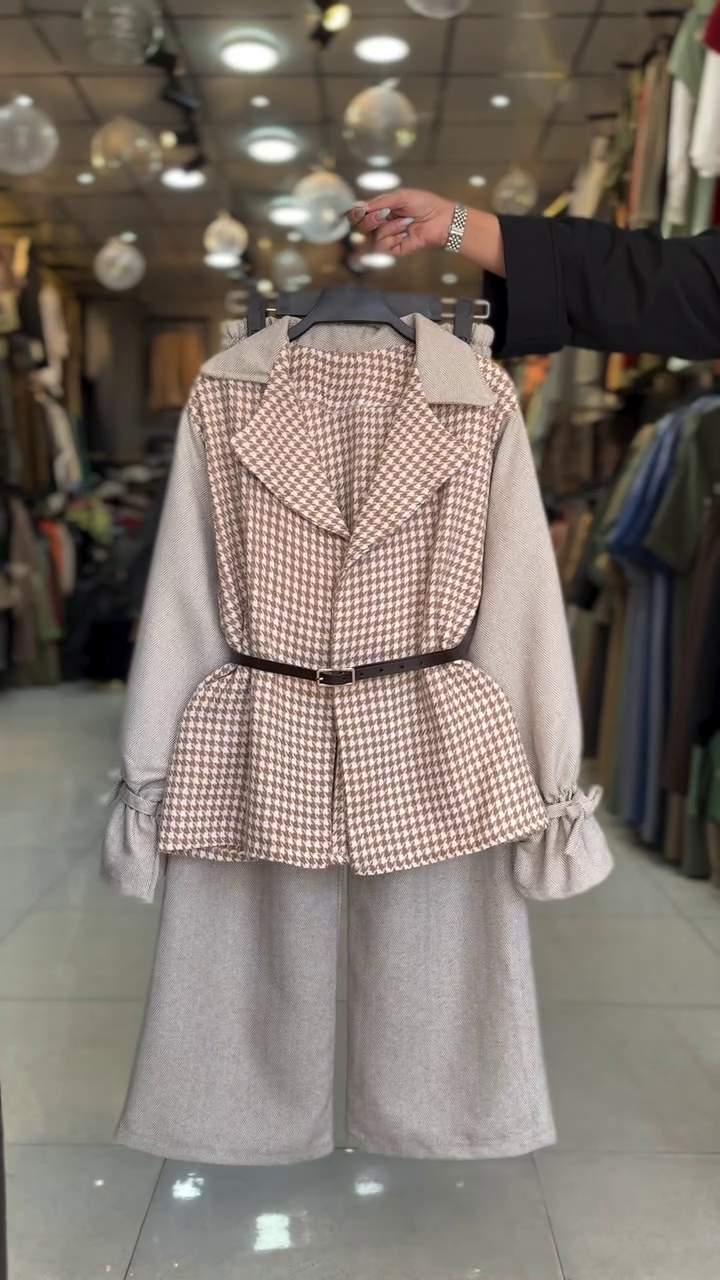 Women’s Autumn Clothing Set – Houndstooth Blazer with Gray Top & Wide-Leg Trousers