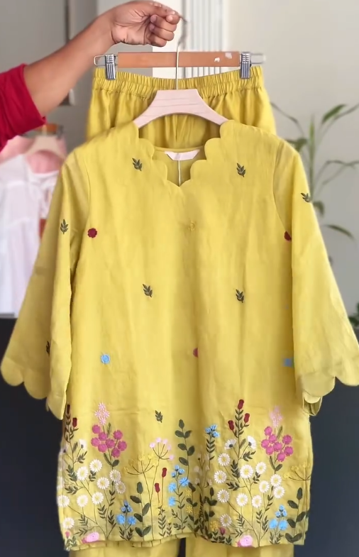 Sunlit Elegance: Yellow Embroidered Kurta Set – A Radiant Celebration of Tradition