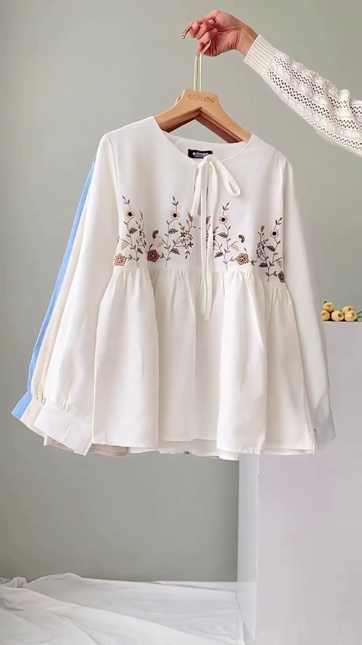 Floral Embroidered Tunic Top – Graceful Charm with Everyday Comfort