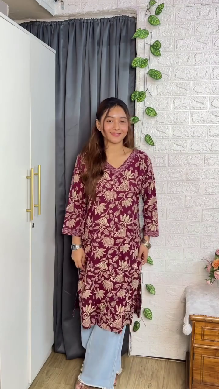Elevate Everyday Elegance with the Women’s Floral & Gold Printed Viscose Rayon Straight Kurta