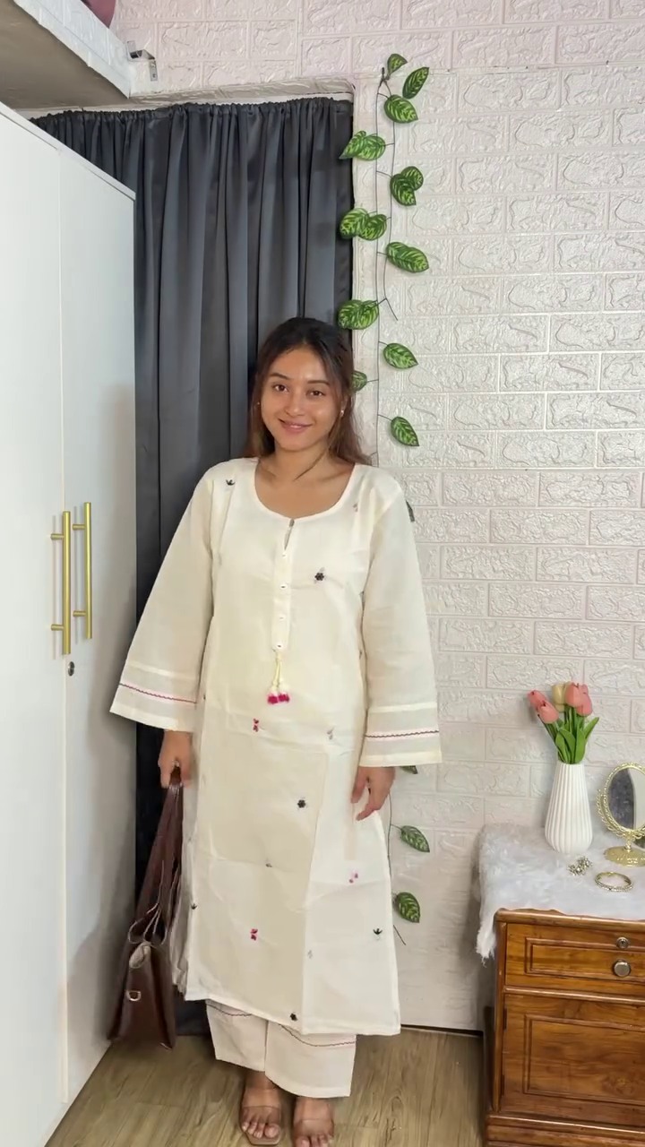 Celebrate Timeless Elegance with the Women’s Ethnic Motifs Embroidered Kurta Set – Complete with Trousers & Dupatta
