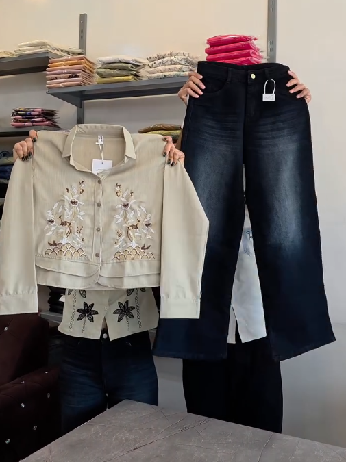 Chic & Effortless: Black High-Rise Wide-Leg Jeans with Light Blue Denim Jacket – Modern Street Style Perfected