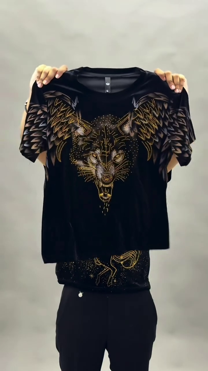 Bold & Regal: Men’s Black T-Shirt with Gold Lion Graphic