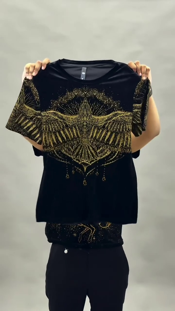 Bold & Regal: Men’s Black T-Shirt with Gold Lion Graphic