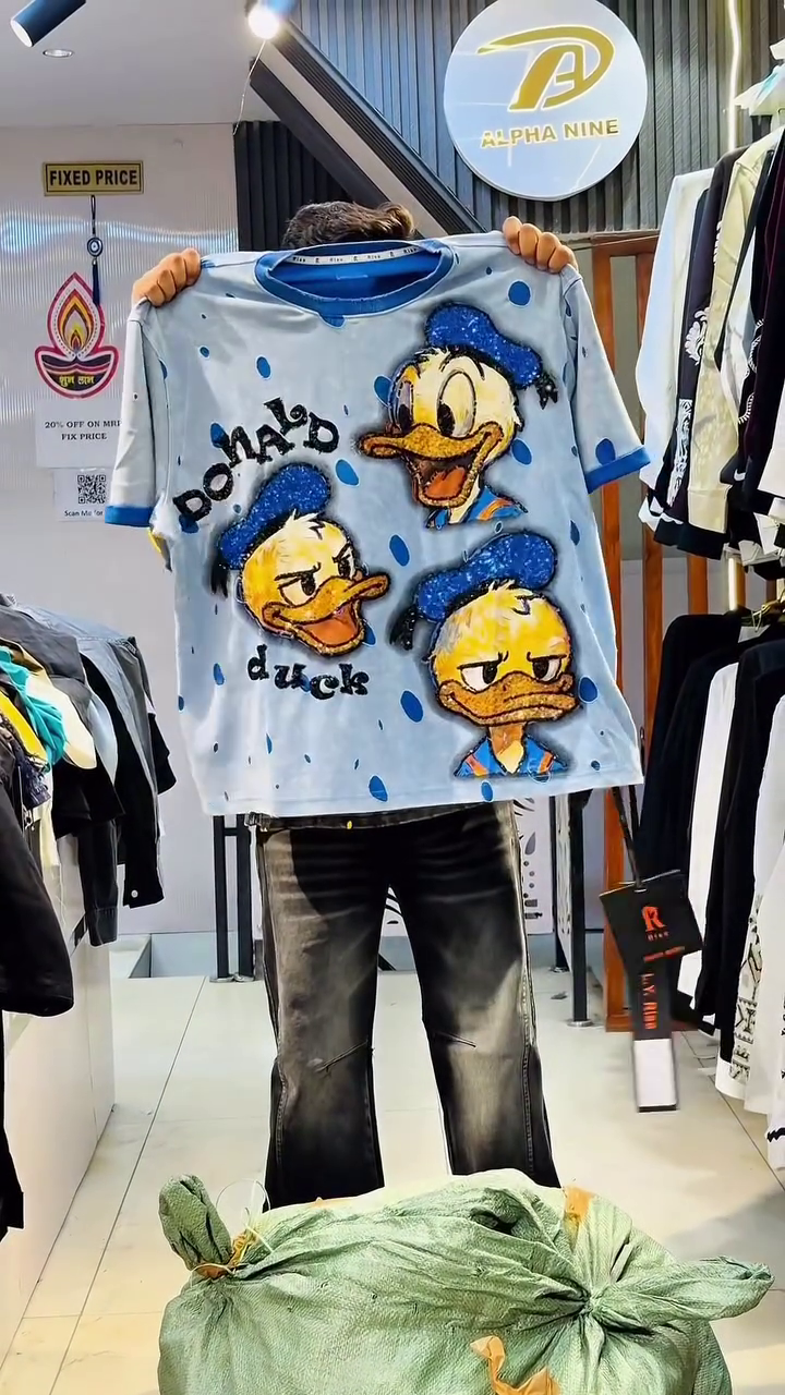 Playful & Nostalgic: Garfield Graphic T-Shirt