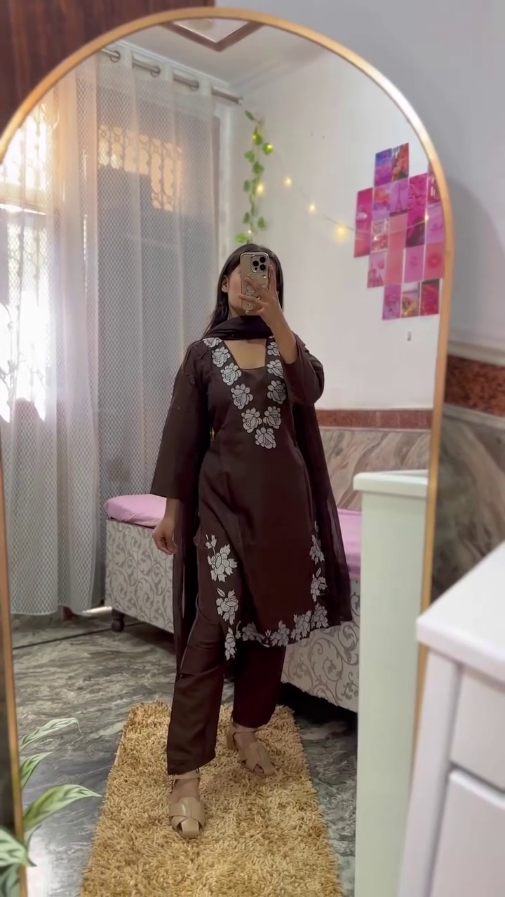 Elegant & Graceful: White and Pink Embroidered Kurta Set with Trousers and Dupatta