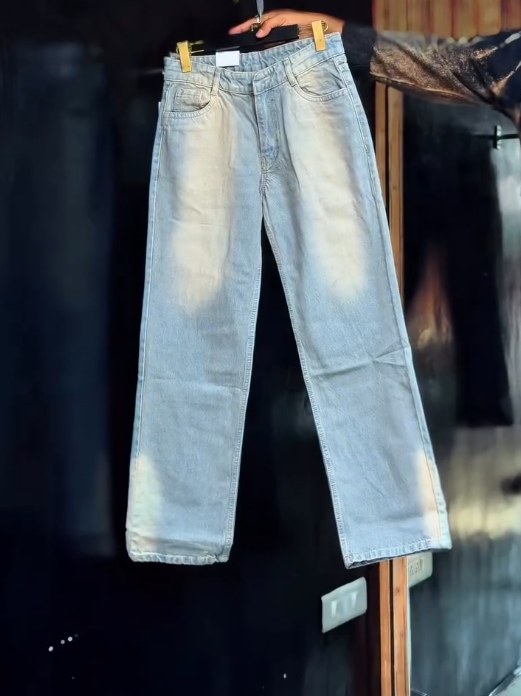 Black Washed Baggy Fit Jeans – Street-Ready Comfort with Edgy Style