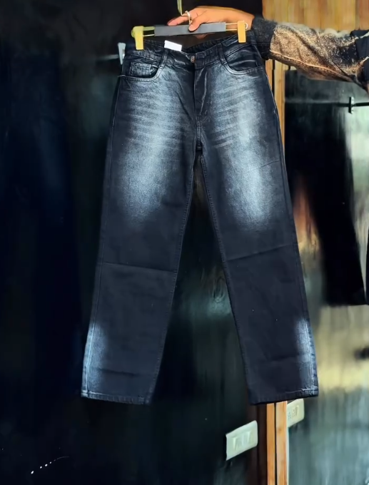 Black Washed Baggy Fit Jeans – Street-Ready Comfort with Edgy Style