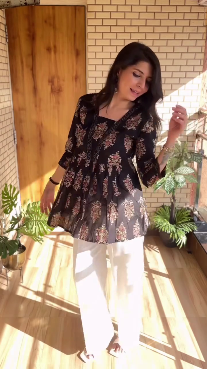 Women’s All-Over Print Tunic – Chic Shirt-Style Top with Long Sleeves