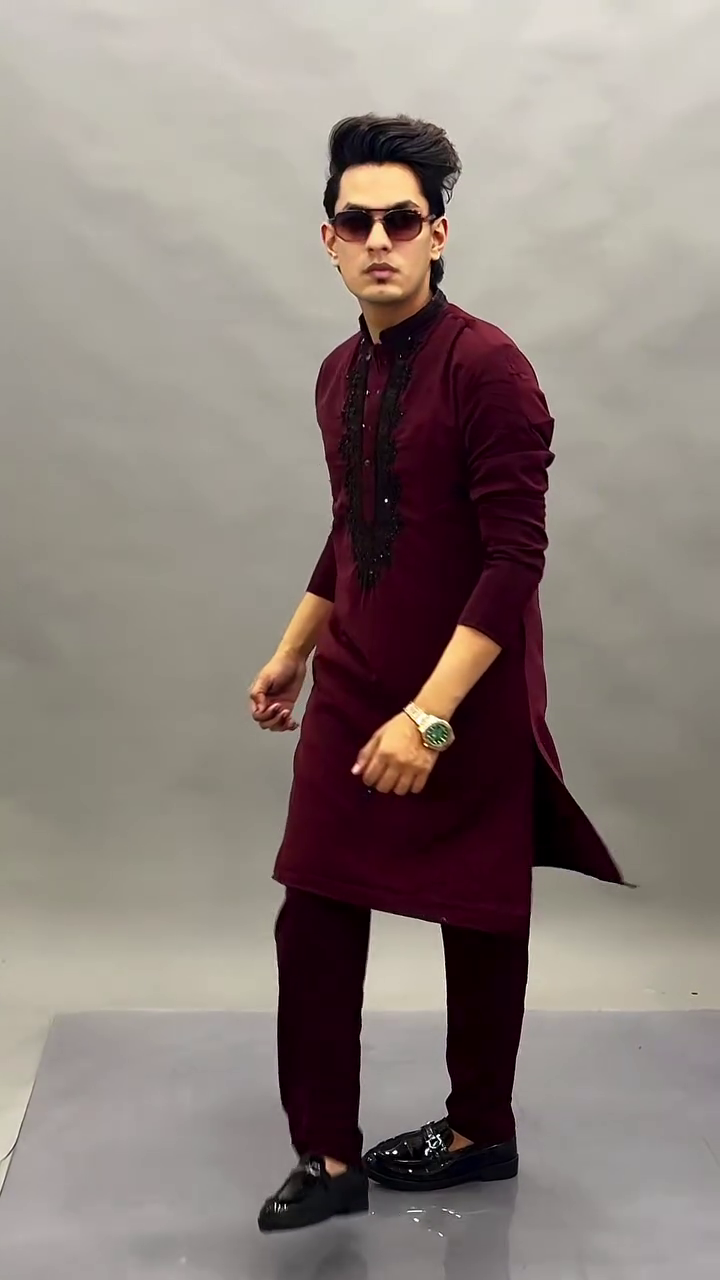 Men’s Black Embroidered Kurta Set – Classic Elegance with Traditional Charm
