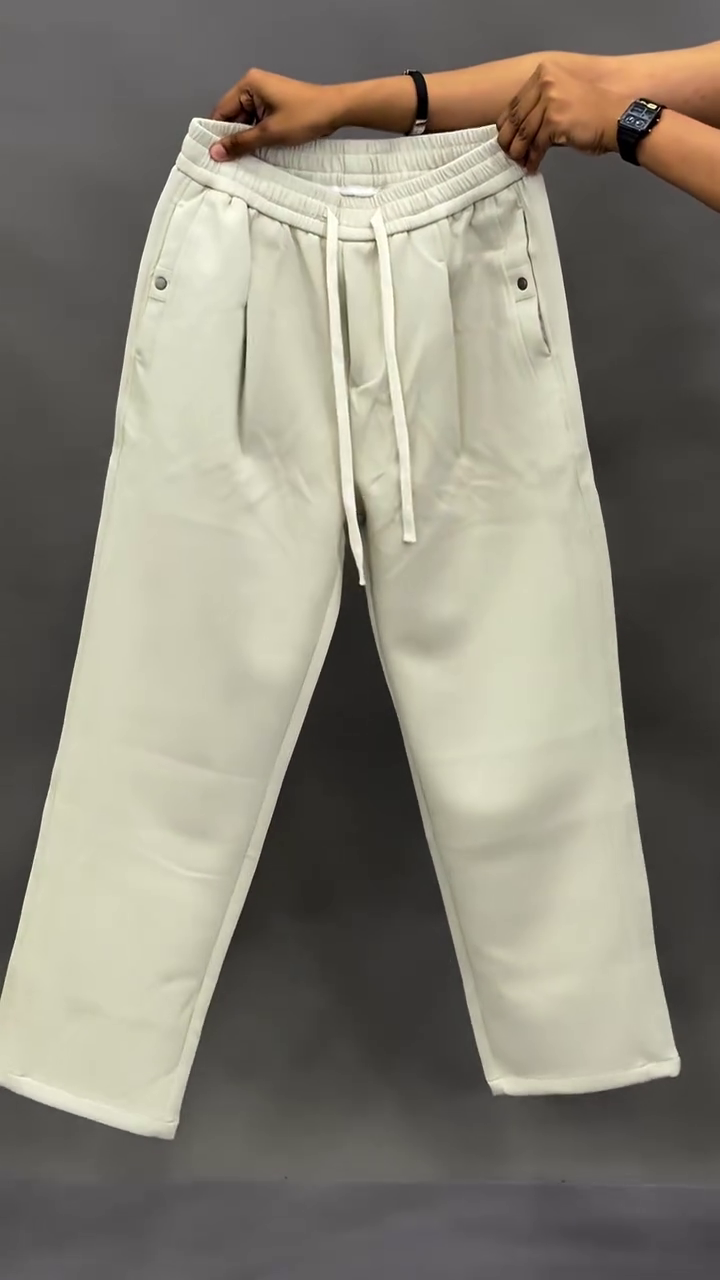 Men’s Baggy Cargo Jeans – Urban Comfort Meets Streetwear Utility