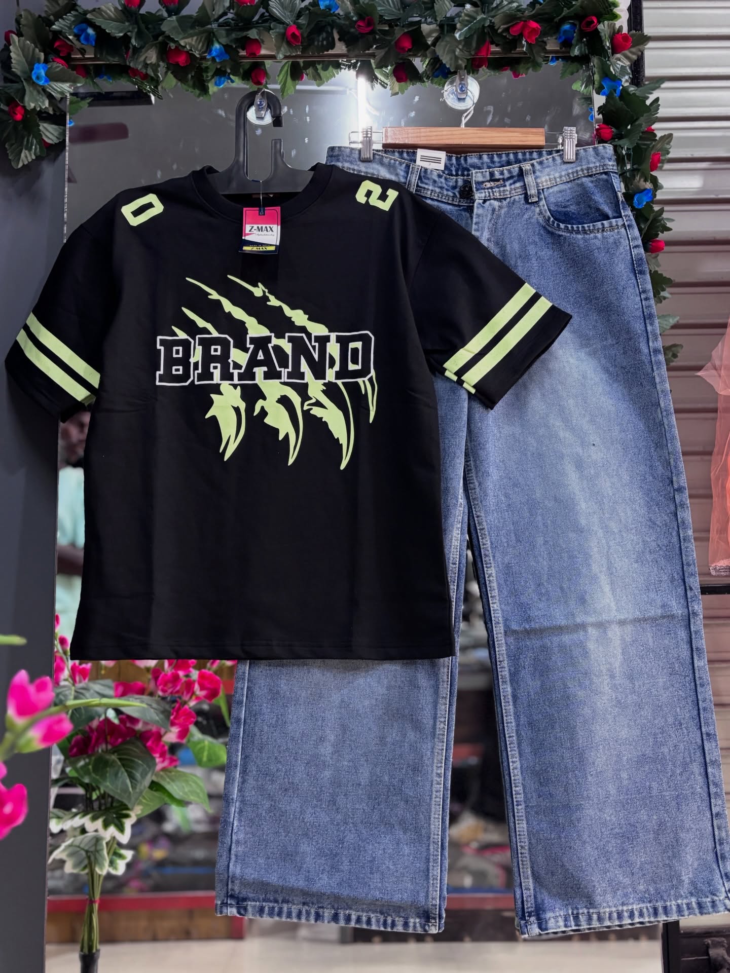🖤 Graphic Printed T-Shirt with Grey Denim Jeans – Cool Streetwear Combo