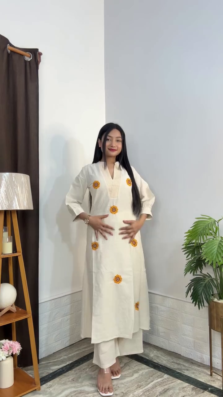 🌸 Elegant Ivory Kurta Set with Red Floral Motifs – Grace in Simplicity