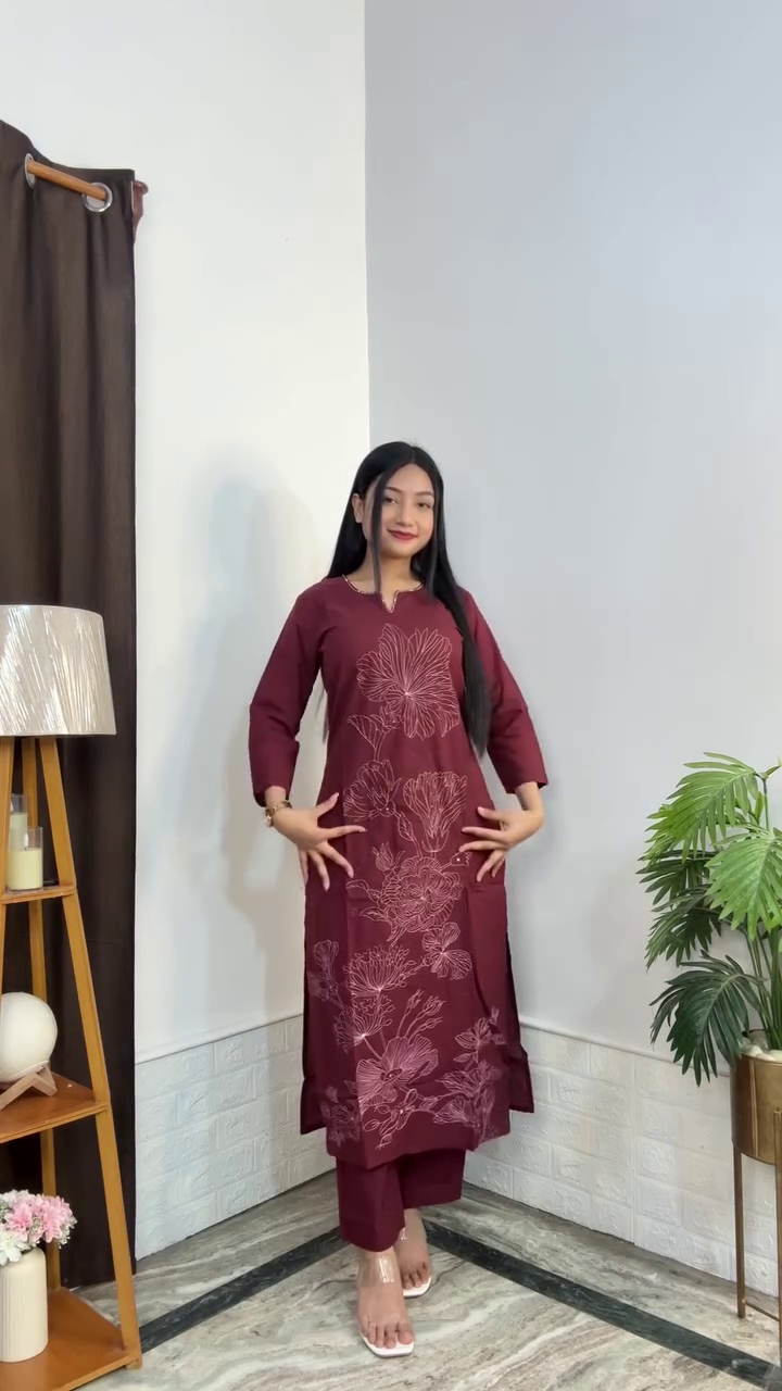 🌸 Elegant Ivory Kurta Set with Red Floral Motifs – Grace in Simplicity