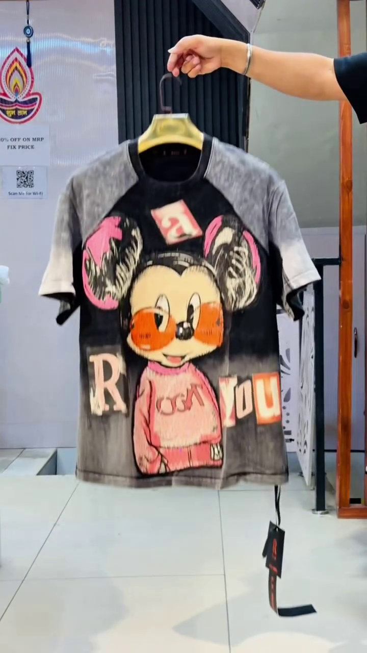 🐱 Trendy Garfield Graphic Tee – Fun, Funky & Street-Ready