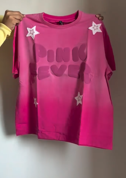 Trendy & Playful: “Pink Love” Oversized Women’s T-Shirt with Spray-Dye Details
