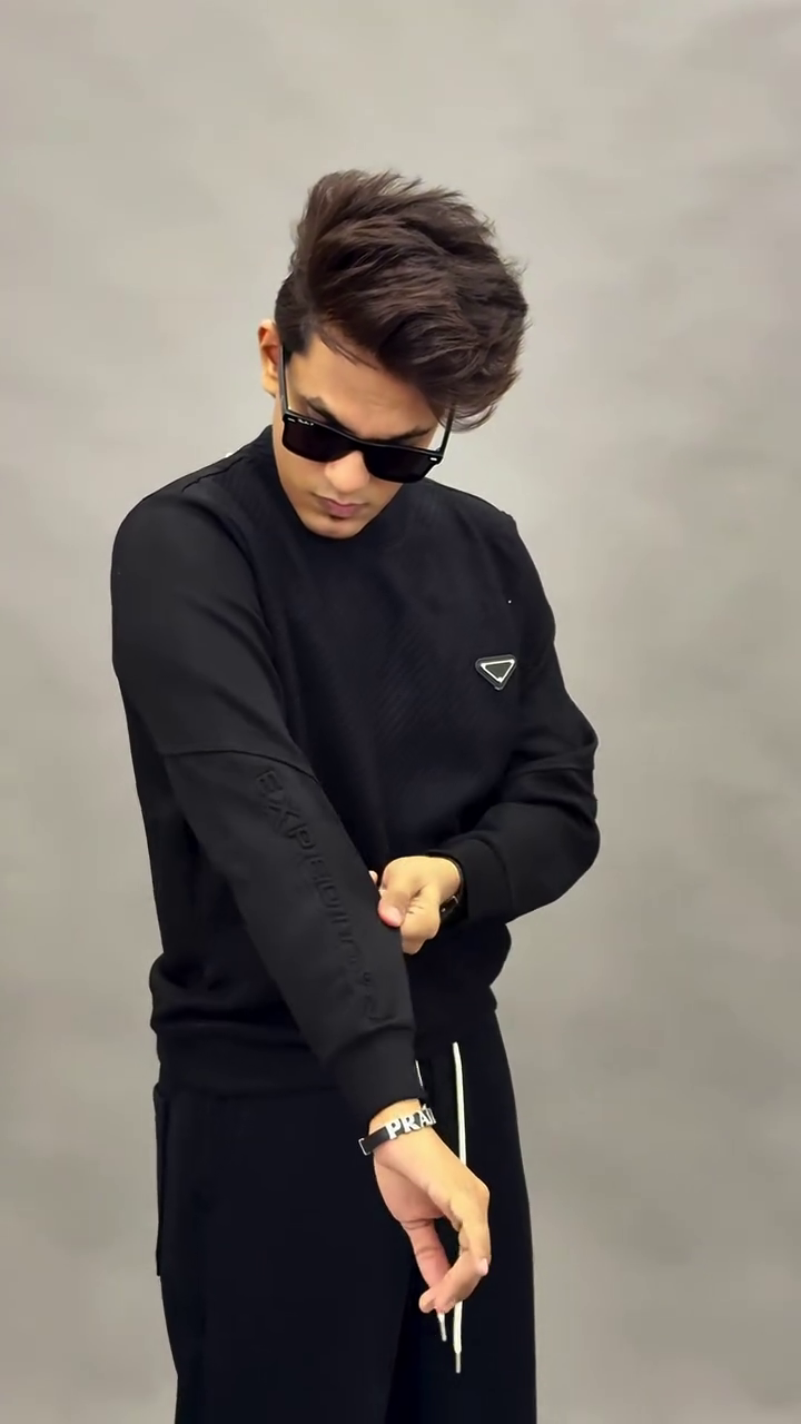 Casual & Contemporary: Black Long-Sleeved Half-Zip Pullover Sweatshirt for Men