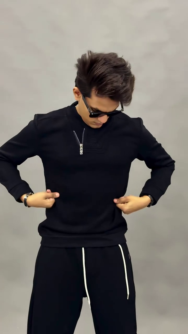 Casual & Contemporary: Black Long-Sleeved Half-Zip Pullover Sweatshirt for Men