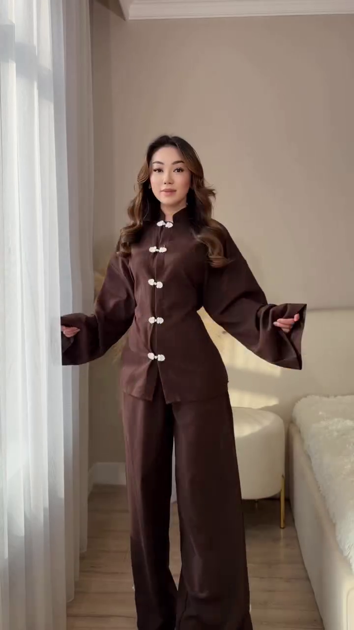 Effortless Elegance: Green Linen Co-Ord Set with Mandarin Collar Top and Wide-Leg Trousers