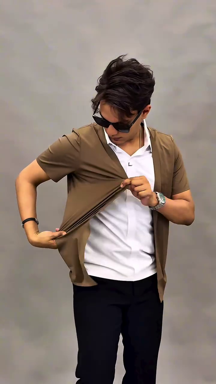 Effortless Style Meets Everyday Comfort: The Modern Men’s Short-Sleeve Pullover Polo Shirt