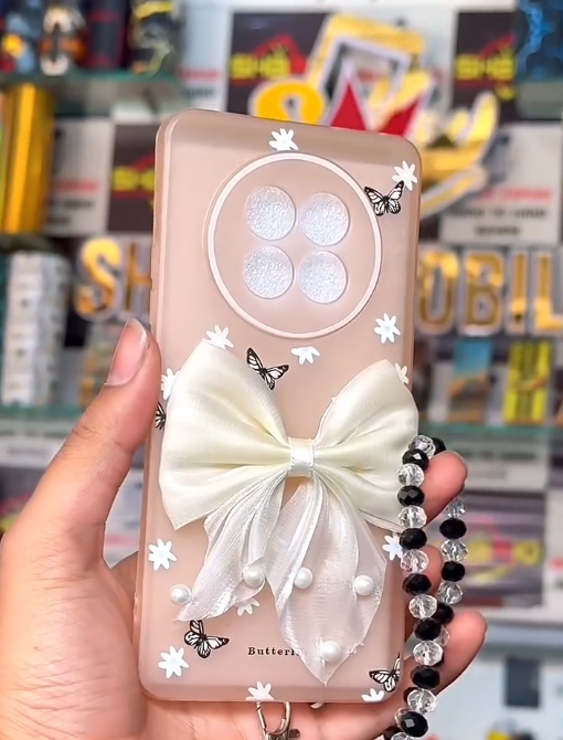 Chic Elegance in Every Detail: White & Clear Phone Case with Bow and Crystal Accents
