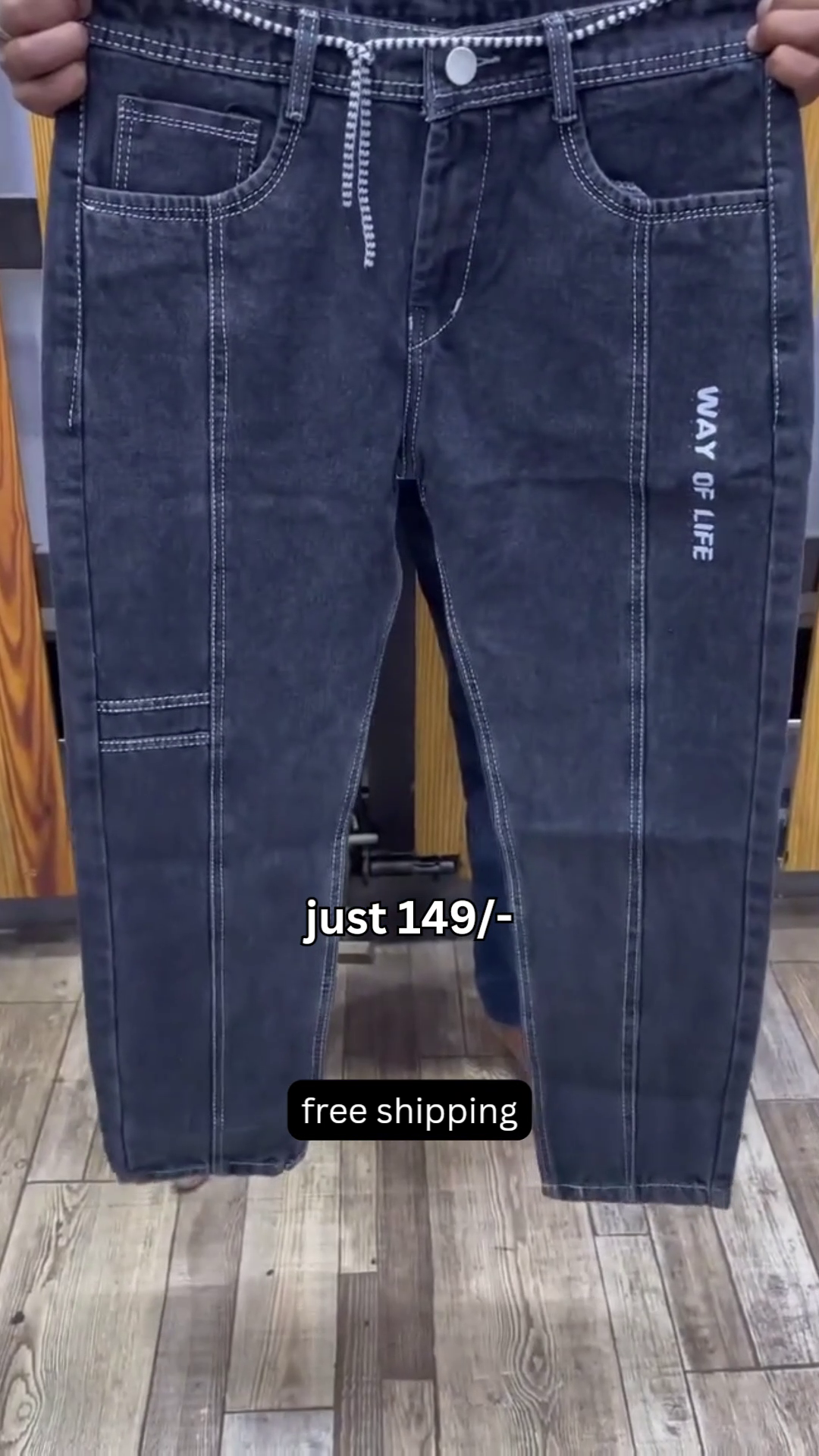 Timeless Everyday Essential: Dark Blue Men’s Jeans for Effortless Style