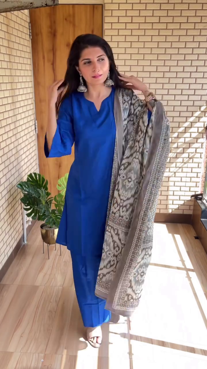 Grace in Bloom: Pink Kurta Set with a Patterned Dupatta