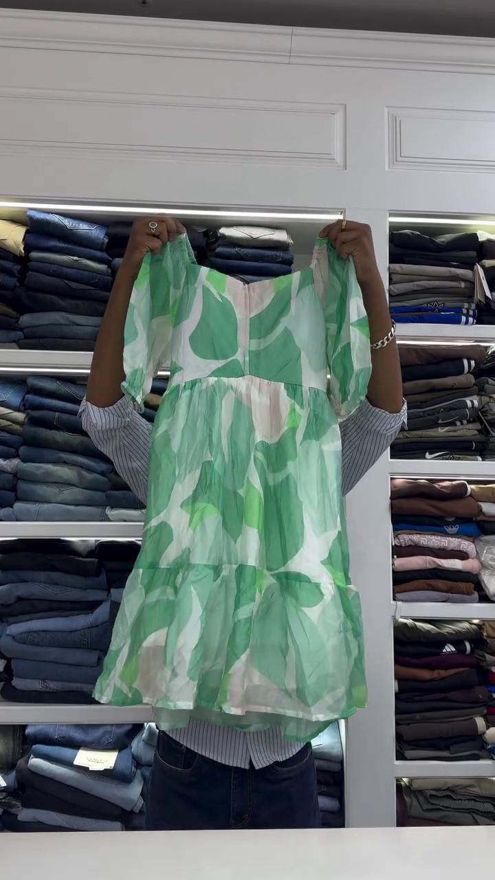 Effortless Charm: Floral Printed Midi Dress for Timeless Feminine Style