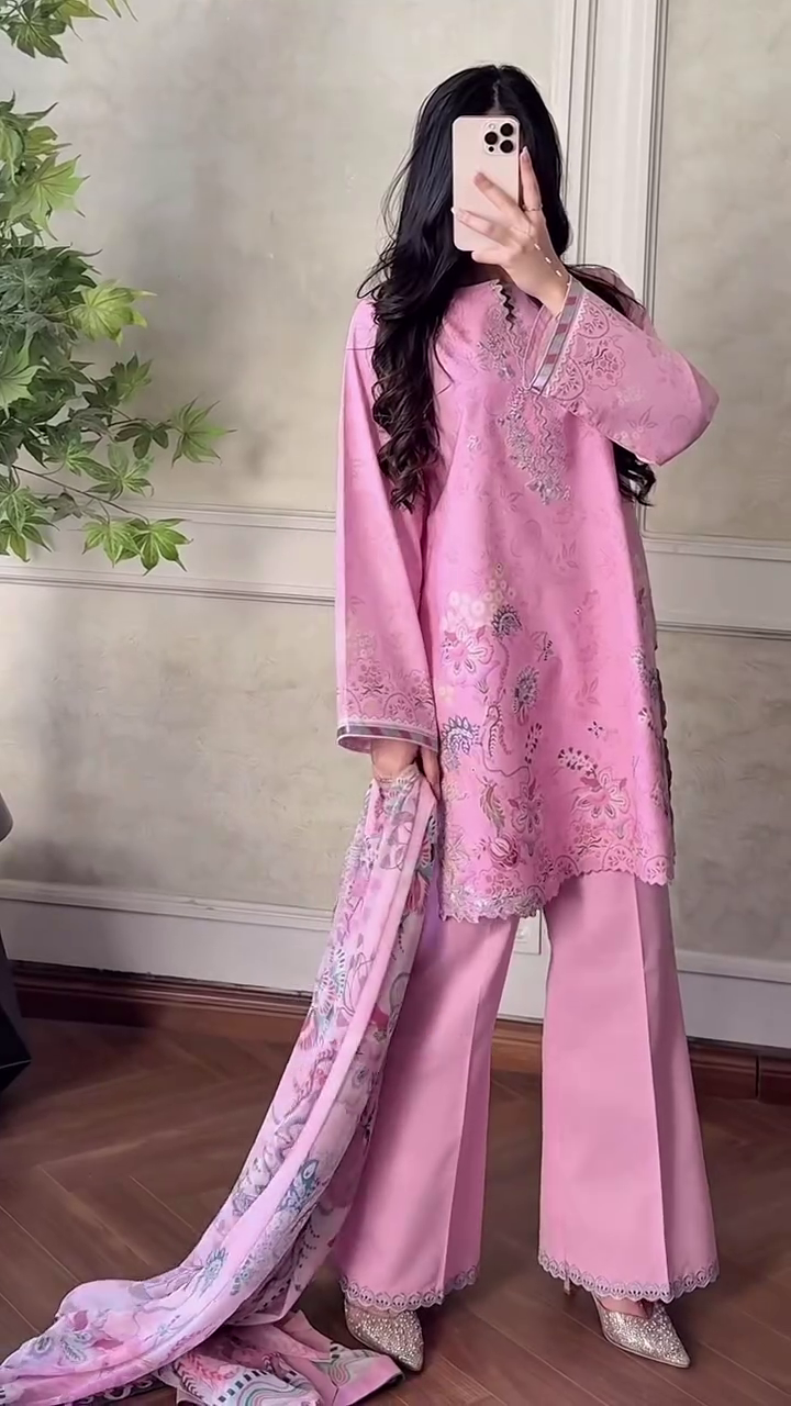 Graceful Tradition: Pink Embroidered Pakistani Lawn Suit Set