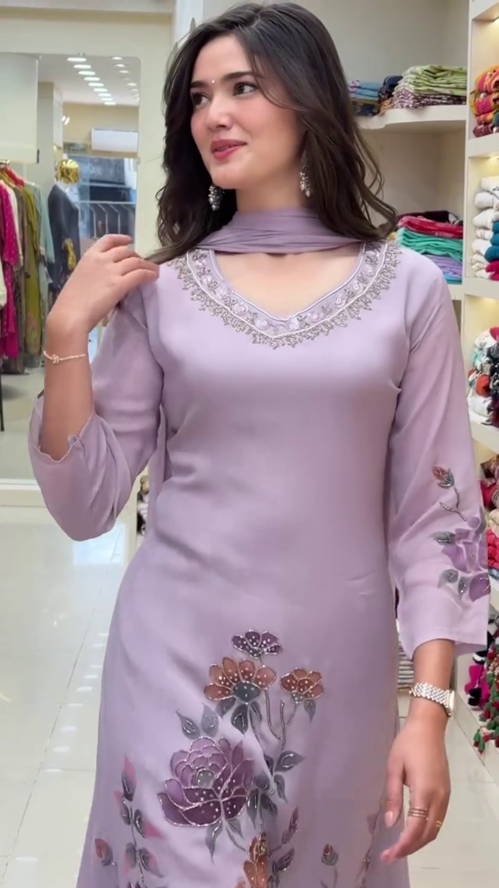 Embrace Soft Luxury with Our Elegant Lavender Floral Embroidered Kurta Set