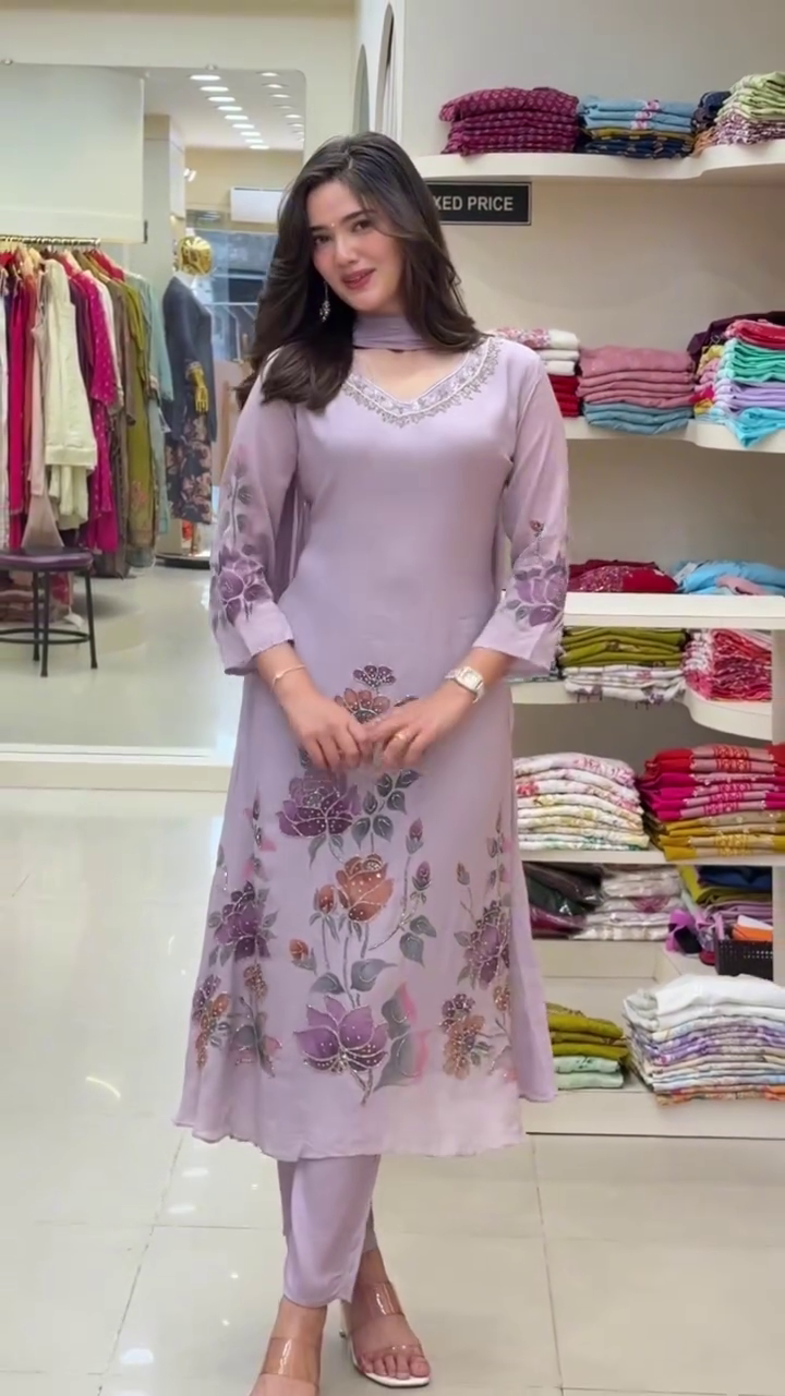 Embrace Soft Luxury with Our Elegant Lavender Floral Embroidered Kurta Set