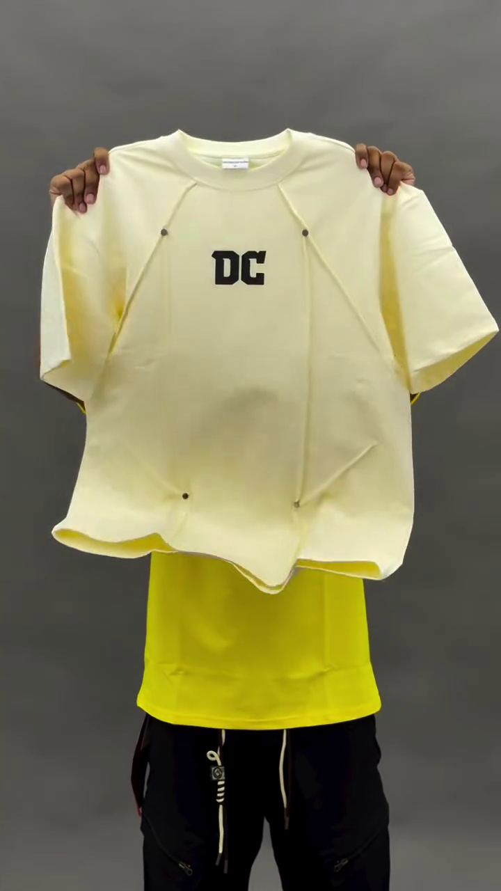 DC Oversized Streetwear T-Shirt – Minimalist Casual Fashion for Everyday Comfort