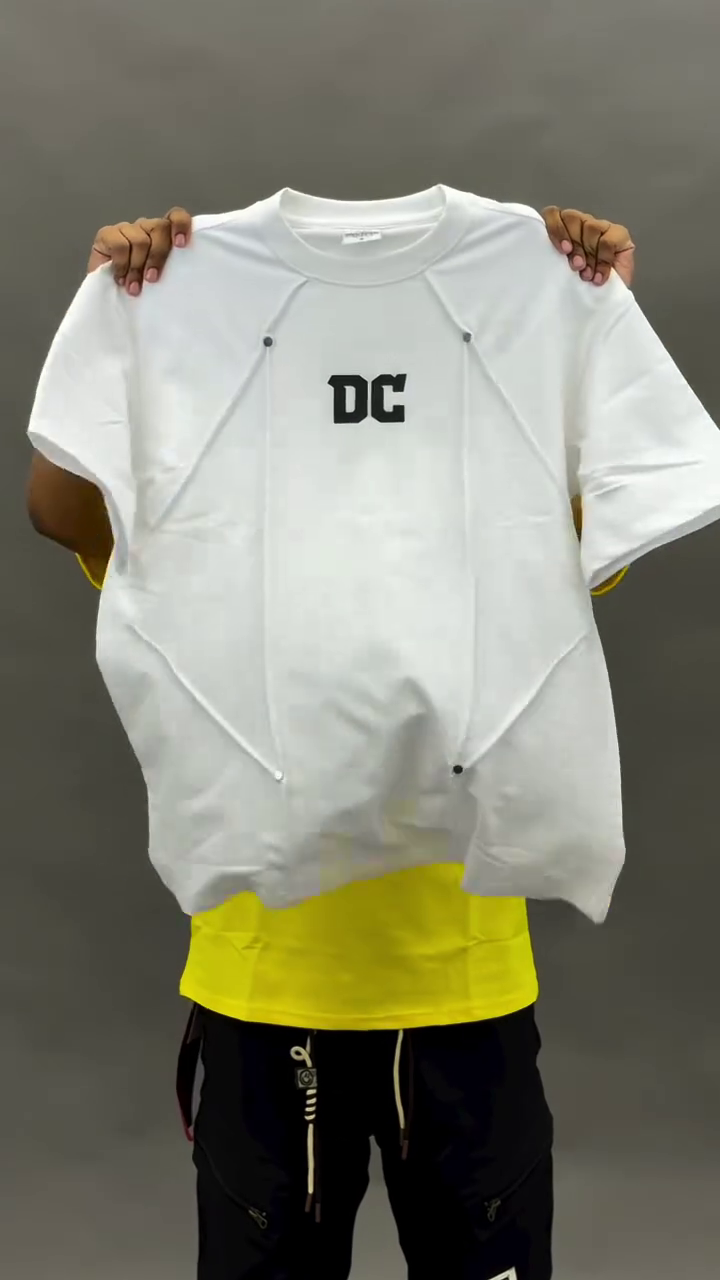 DC Oversized Streetwear T-Shirt – Minimalist Casual Fashion for Everyday Comfort