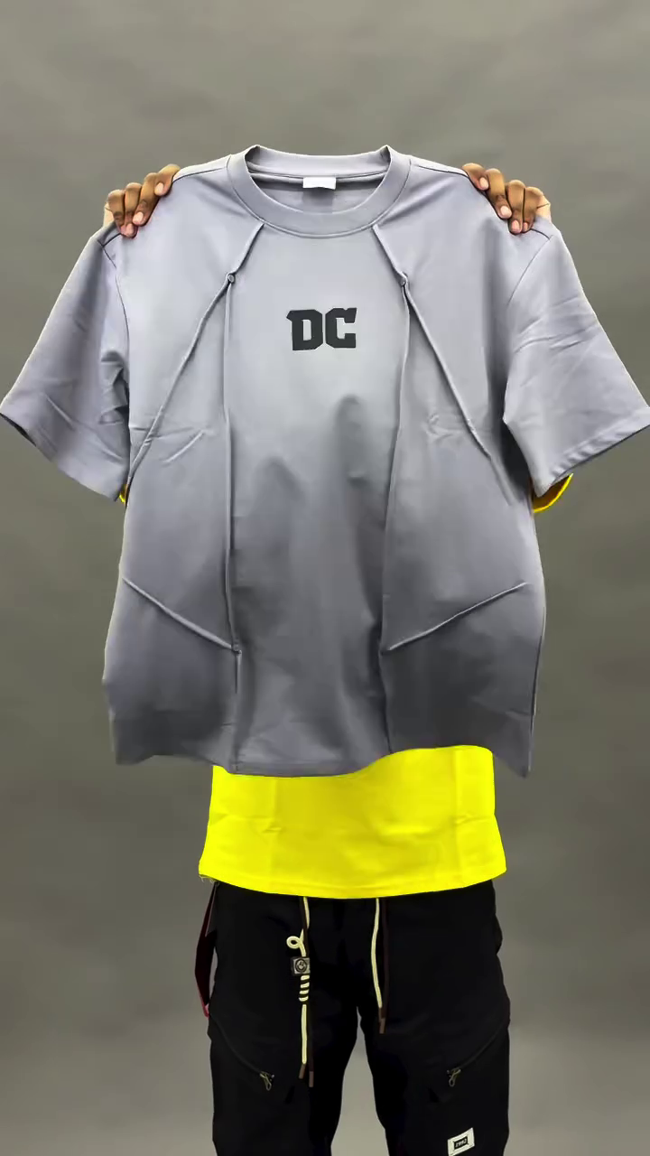 DC Oversized Streetwear T-Shirt – Minimalist Casual Fashion for Everyday Comfort