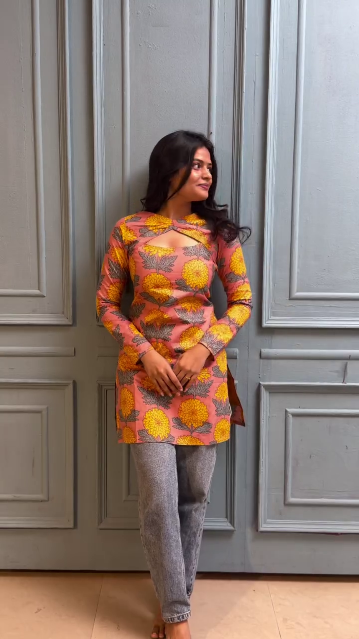 Elegant Floral Printed Peach Kurti – Stylish Everyday Ethnic Wear for Women
