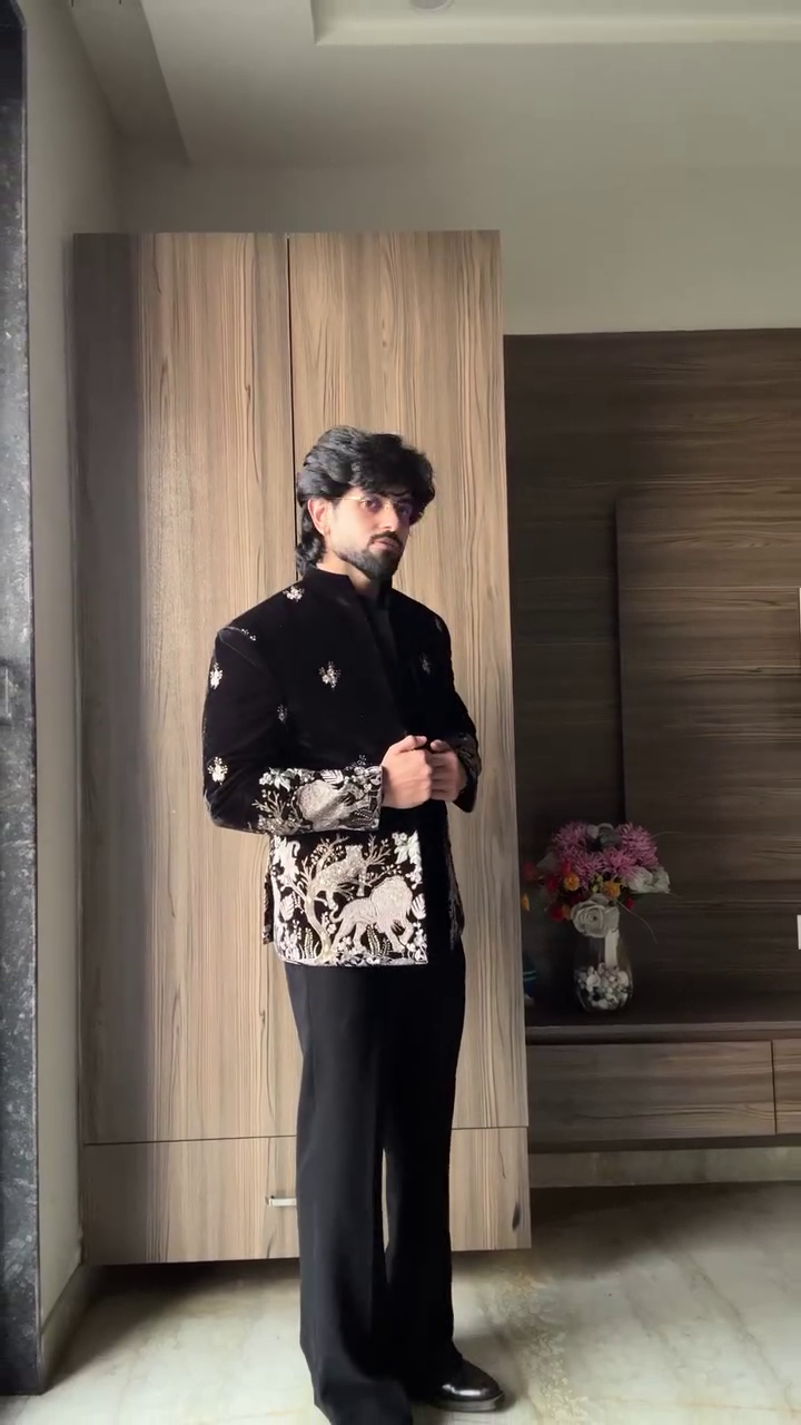 Luxury Black Velvet Bandhgala Suit with White Floral & Lion Embroidery – Premium Ethnic Formal Wear for Men