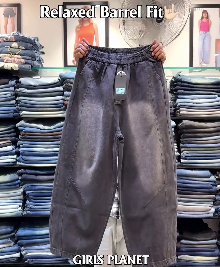 Women's Relaxed Barrel Fit Elastic Waist Light Wash Denim Jeans