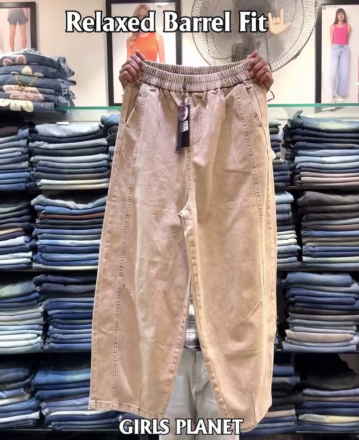 Women's Relaxed Barrel Fit Elastic Waist Light Wash Denim Jeans
