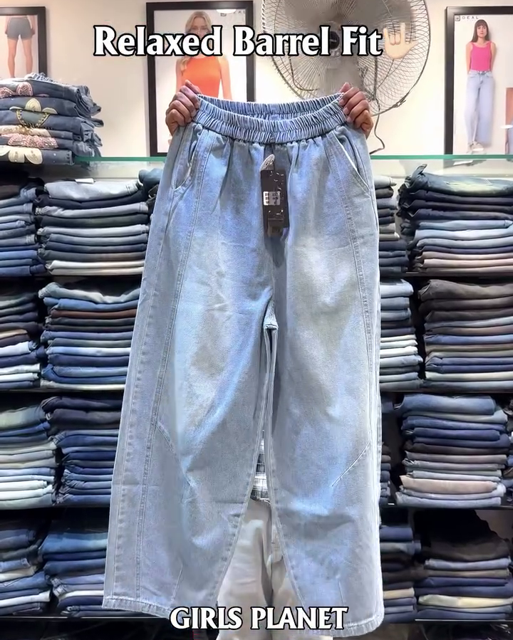Women's Relaxed Barrel Fit Elastic Waist Light Wash Denim Jeans