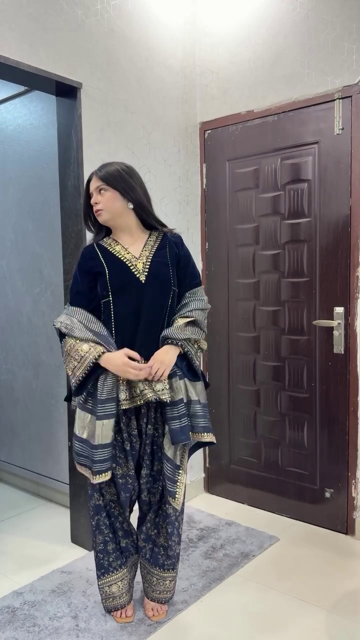 Elegant Navy Blue Printed Kurta Set with Statement Dupatta – Traditional Ethnic Wear for Women