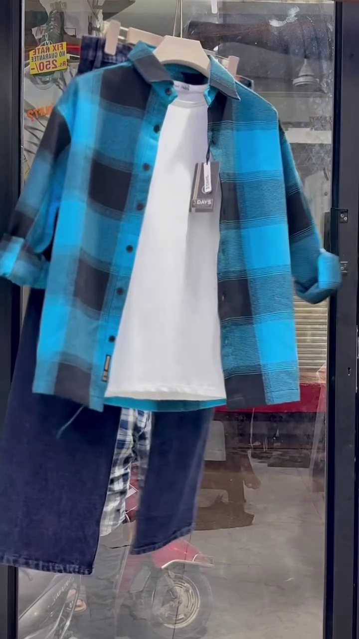 Checkered Overshirt with Black T-Shirt & Jeans – Stylish Casual Co-Ord Look