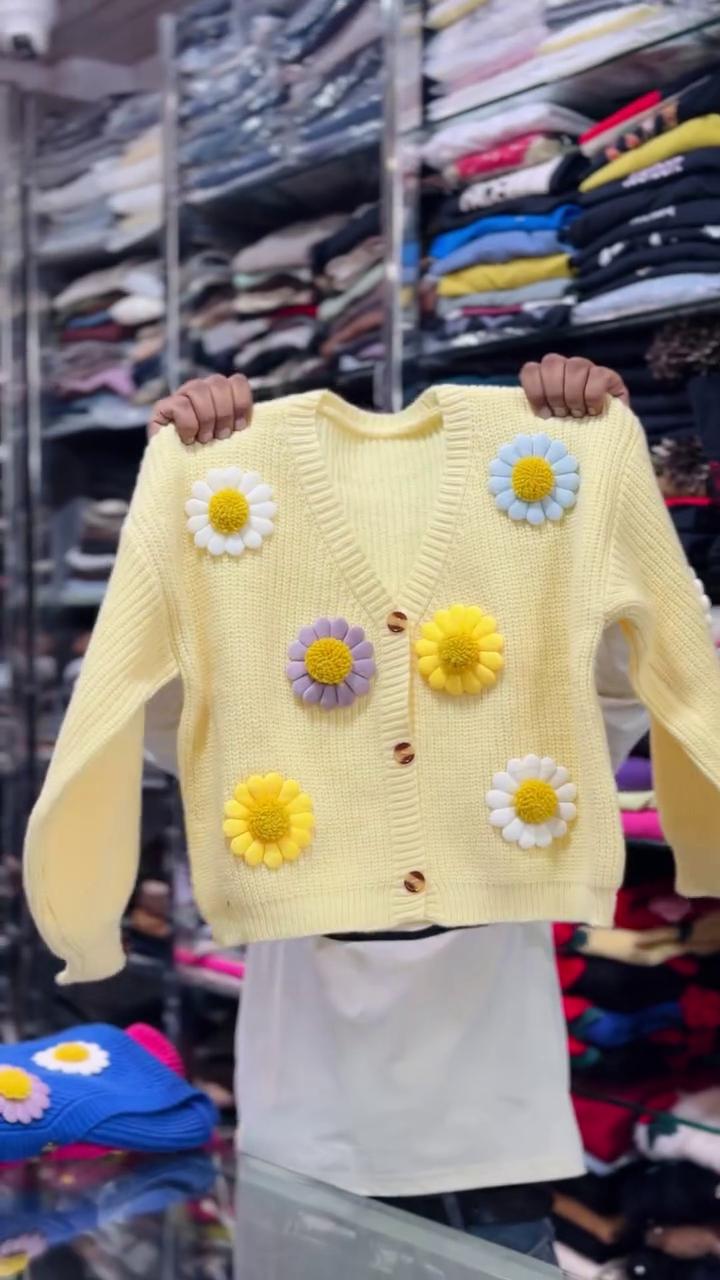 Hot Knitted Cardigan with 3D Daisy Flower Appliqués – Cute and Trendy Women's Winter Wear